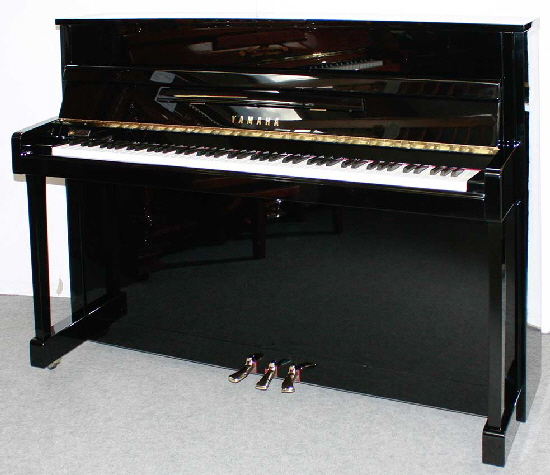 Klavier-Yamaha-C113T-schwarz-J2079555-1-a